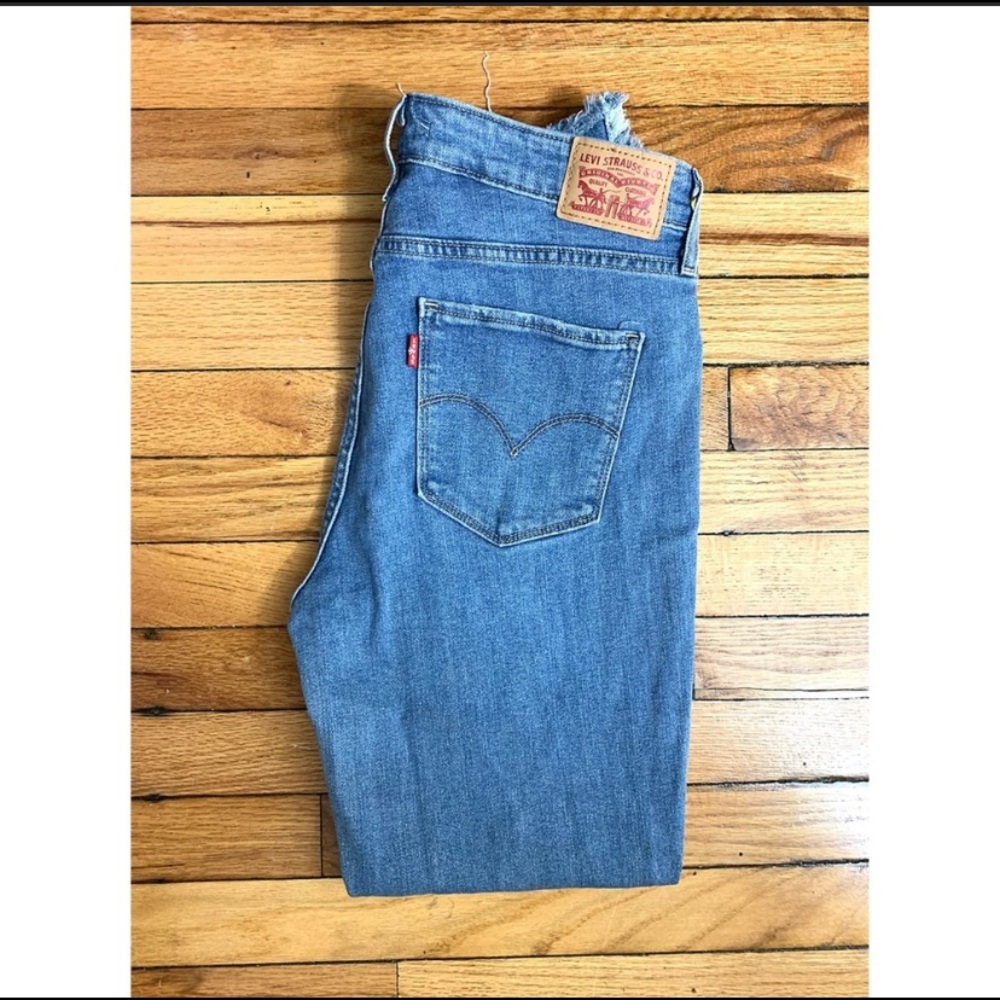 Levi’s 721 High Rise Skinny Jeans 💙